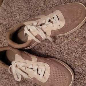 Beige and White Sneakers OldNavy